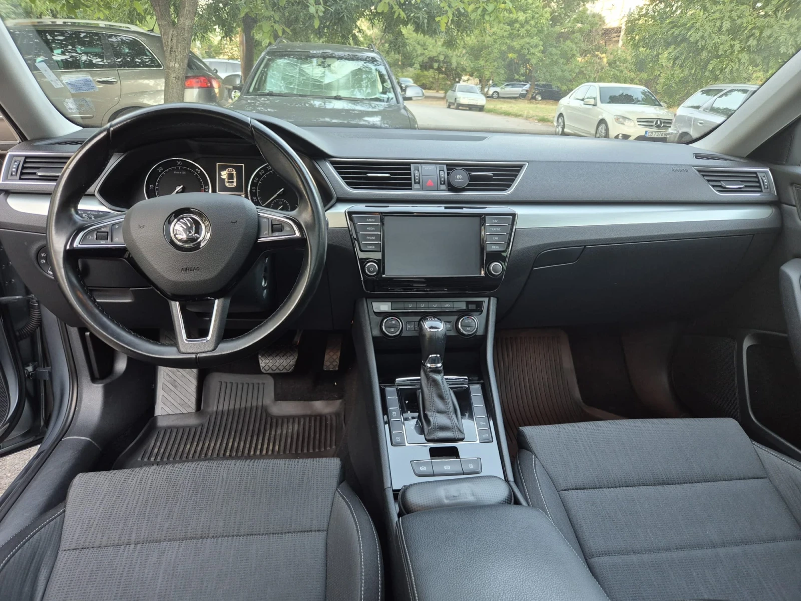 Skoda Superb 2.0 - изображение 5