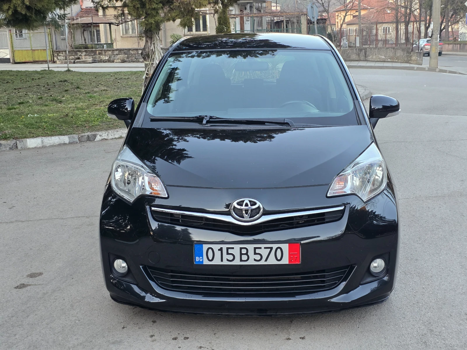 Toyota Verso S 1.33i ШВЕЙЦАРИЯ , снимка 2 - Автомобили и джипове - 53801892