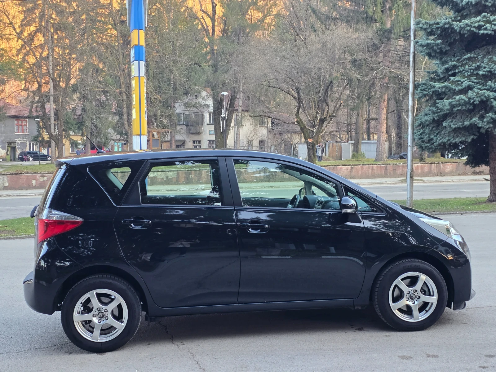 Toyota Verso S 1.33i ШВЕЙЦАРИЯ , снимка 4 - Автомобили и джипове - 53801892