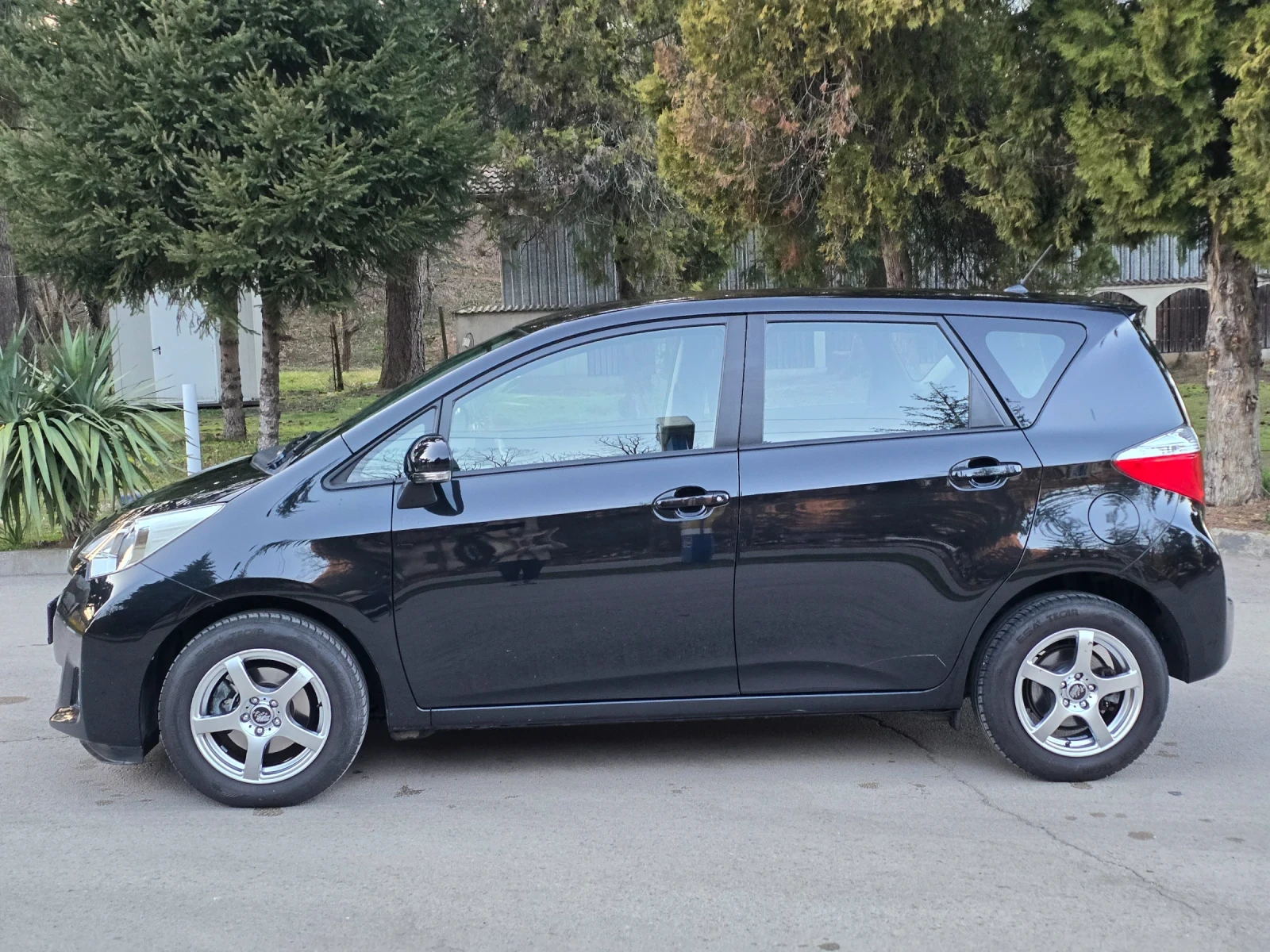 Toyota Verso S 1.33i ШВЕЙЦАРИЯ , снимка 8 - Автомобили и джипове - 53801892