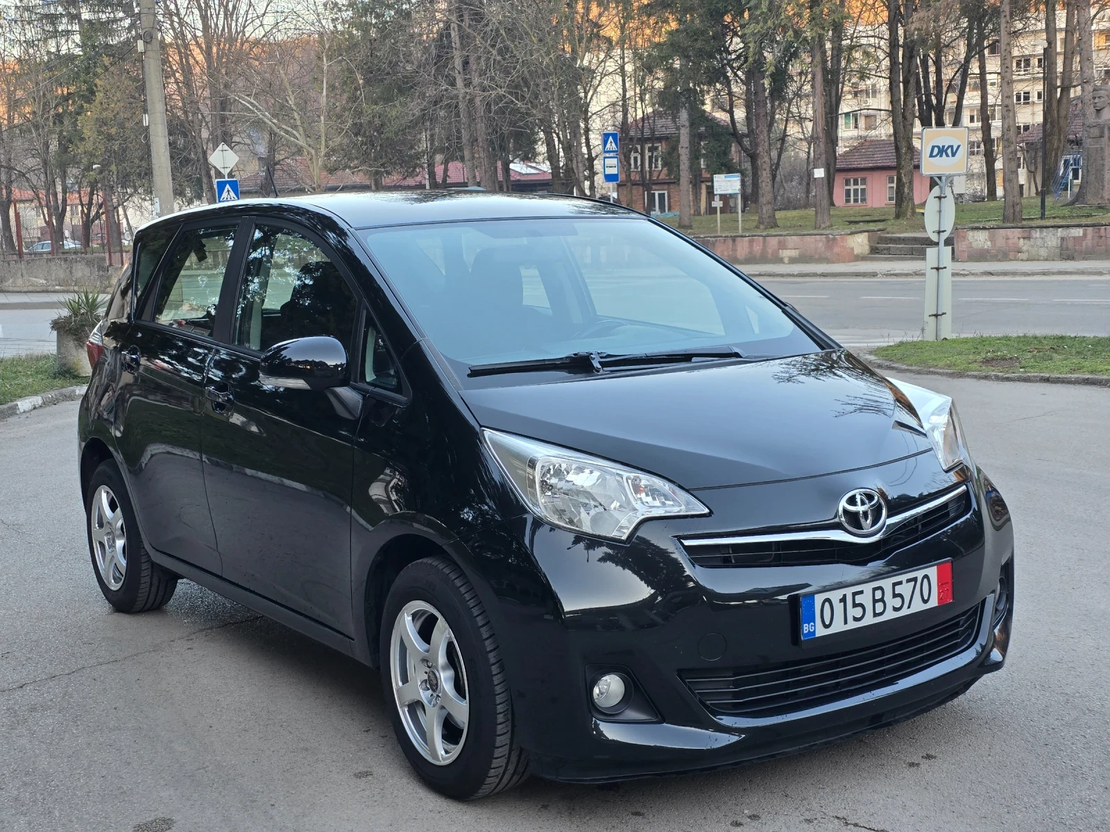 Toyota Verso S 1.33i ШВЕЙЦАРИЯ , снимка 3 - Автомобили и джипове - 53801892