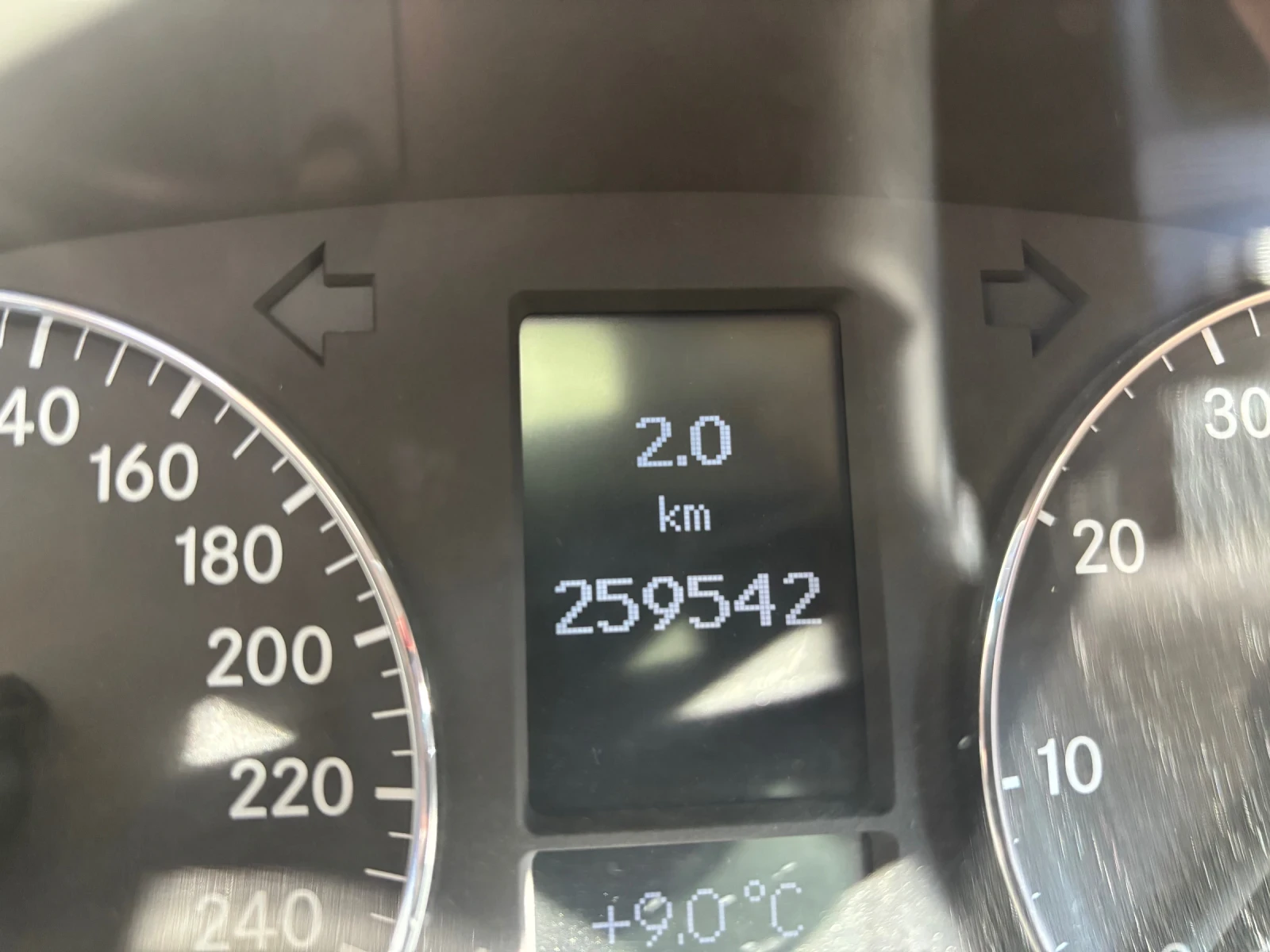 Mercedes-Benz C 200, снимка 4 - Автомобили и джипове - 54057247