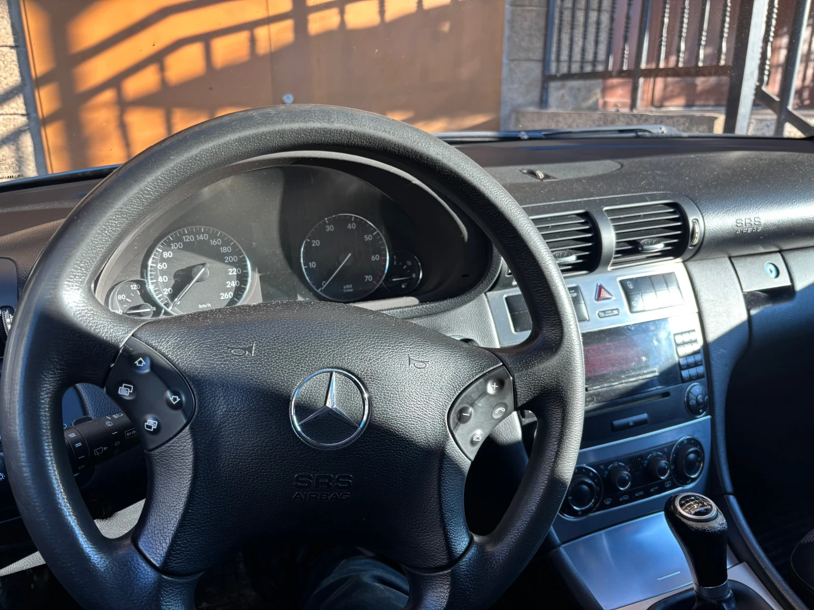 Mercedes-Benz C 200, снимка 5 - Автомобили и джипове - 54057247