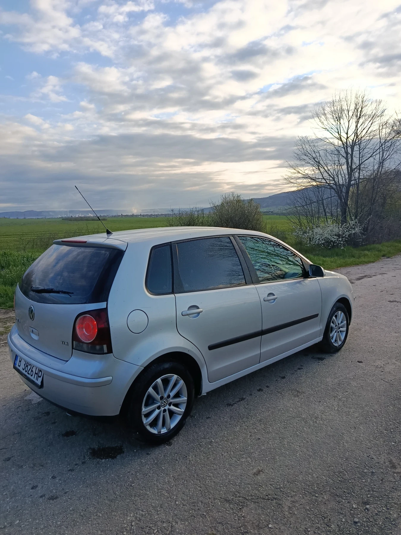 VW Polo 9н3, снимка 5 - Автомобили и джипове - 54120603