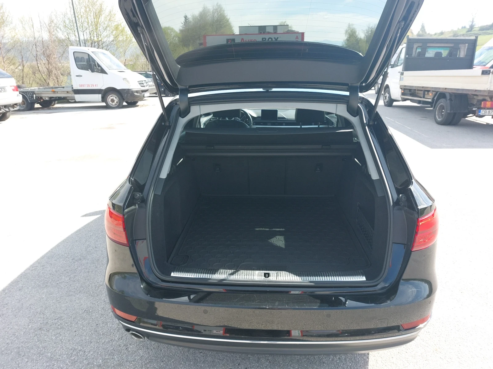 Audi A4 Комби, снимка 6 - Автомобили и джипове - 54356290