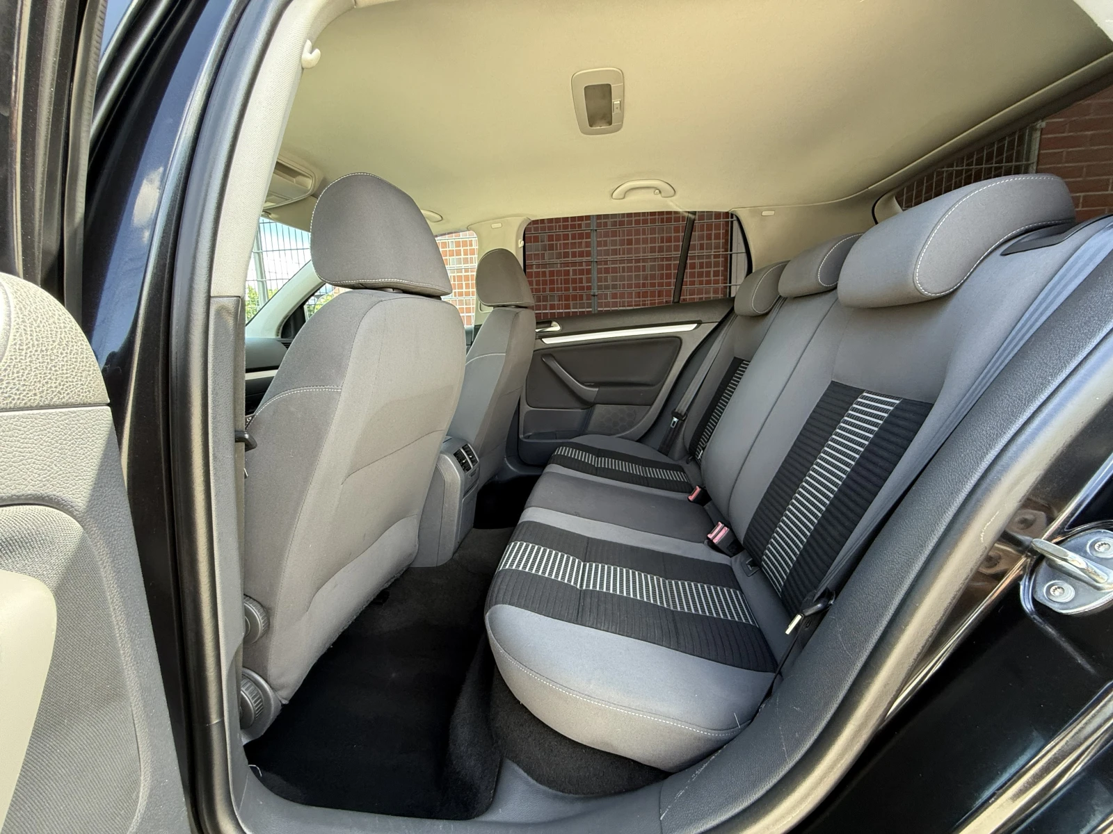 VW Golf 1.6i-ГАЗОВА УРЕДБА!, снимка 15 - Автомобили и джипове - 54771202
