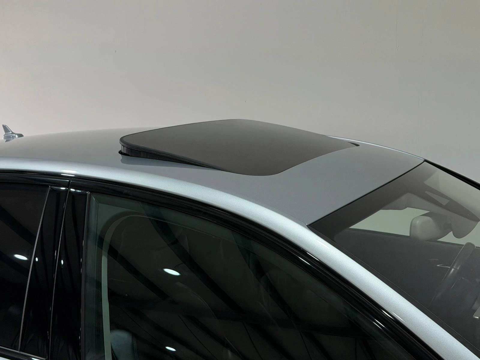 Audi A8 3.0TDI/262HP/MASSAGE/BOSE/MATRIX/AHK/MEMO/HUD/351q, снимка 16 - Автомобили и джипове - 54701923