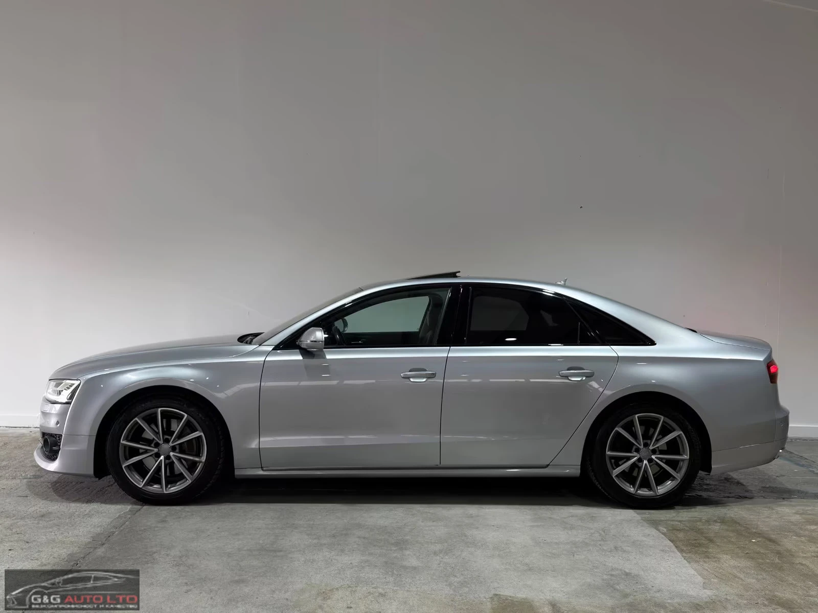Audi A8 3.0TDI/262HP/MASSAGE/BOSE/MATRIX/AHK/MEMO/HUD/351q, снимка 3 - Автомобили и джипове - 54701923