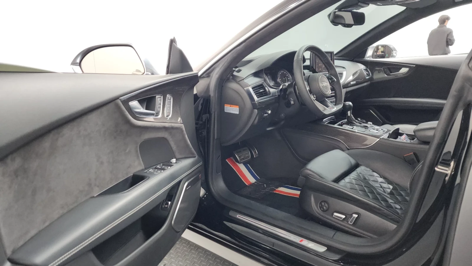 Audi S7 4.0 TFSI quattro 4G* FULL* RS 7 OPTIC* , снимка 9 - Автомобили и джипове - 54766915
