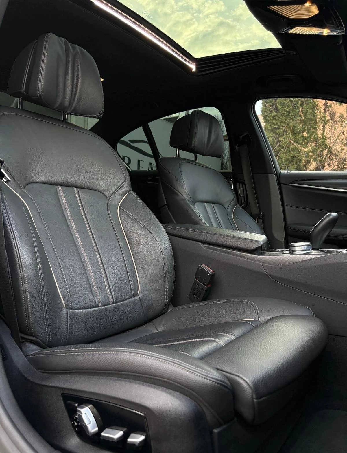BMW 530 M-Sport LCI, снимка 9 - Автомобили и джипове - 54863797