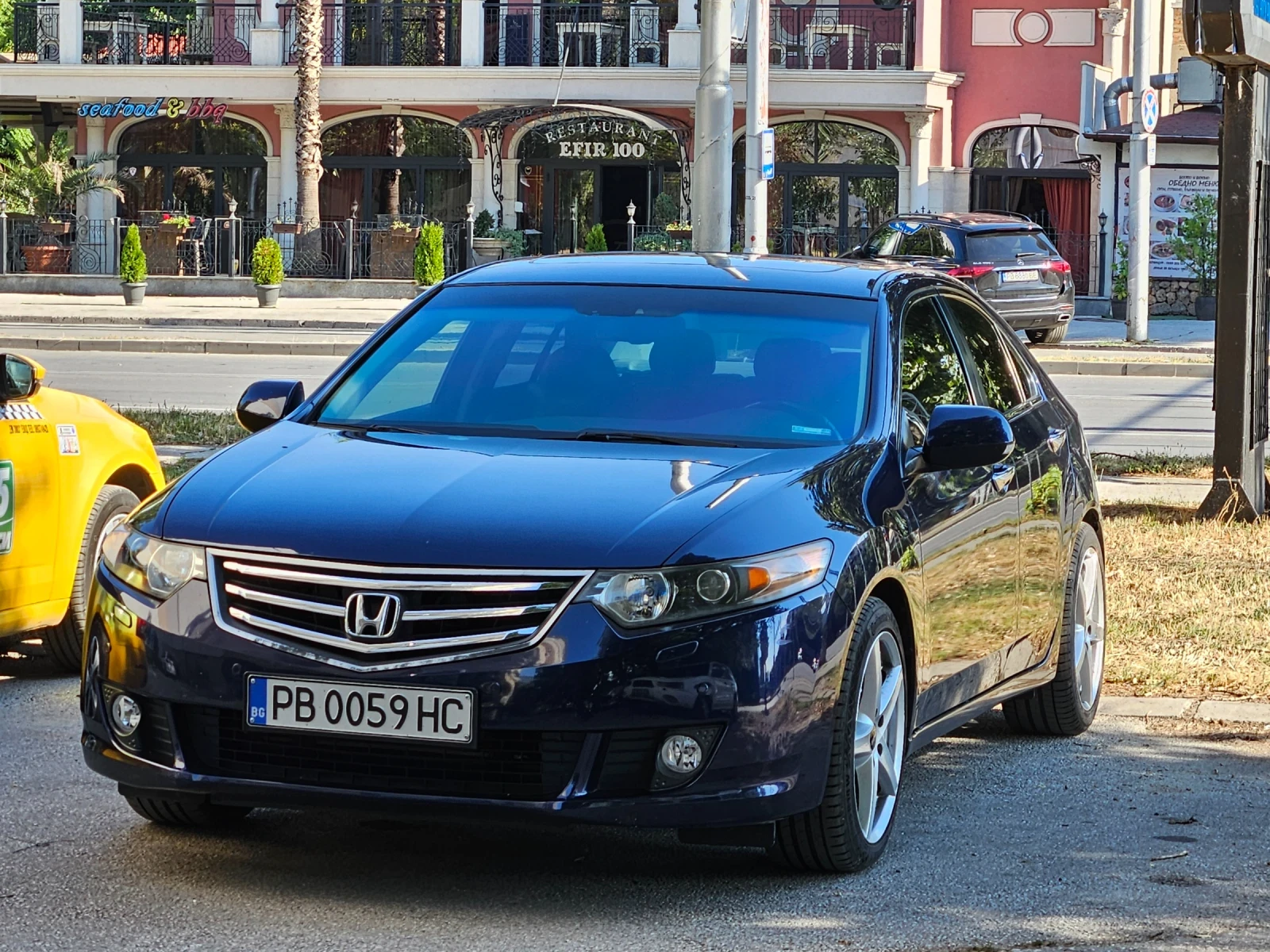 Honda Accord Executive 2.0i, снимка 2 - Автомобили и джипове - 55000606