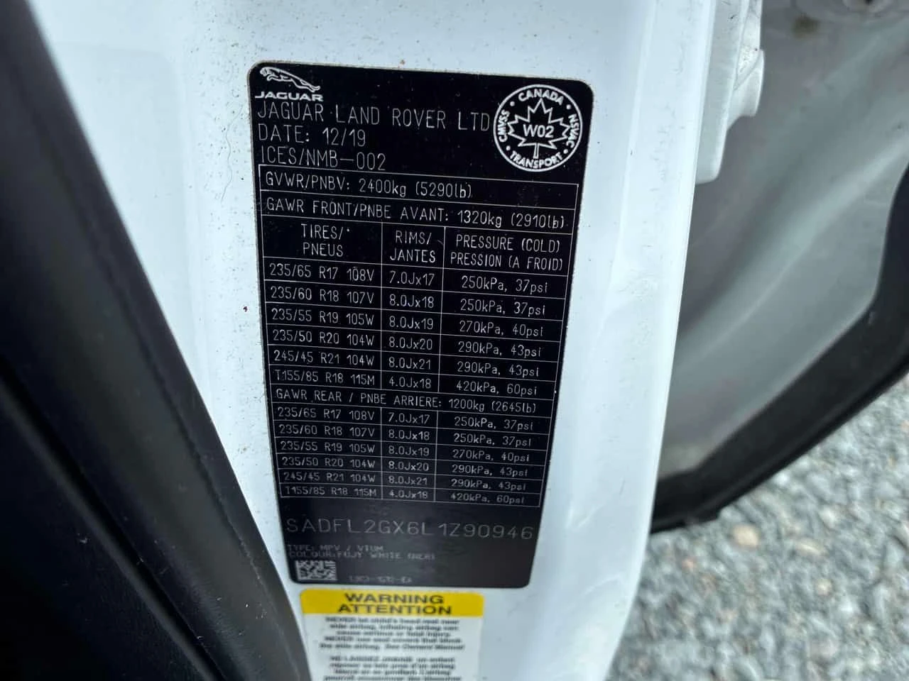Jaguar E-pace SE R-DYNAMIC| PANO| ПОДГРЕВИ| KEYLESS| , снимка 11 - Автомобили и джипове - 55259887