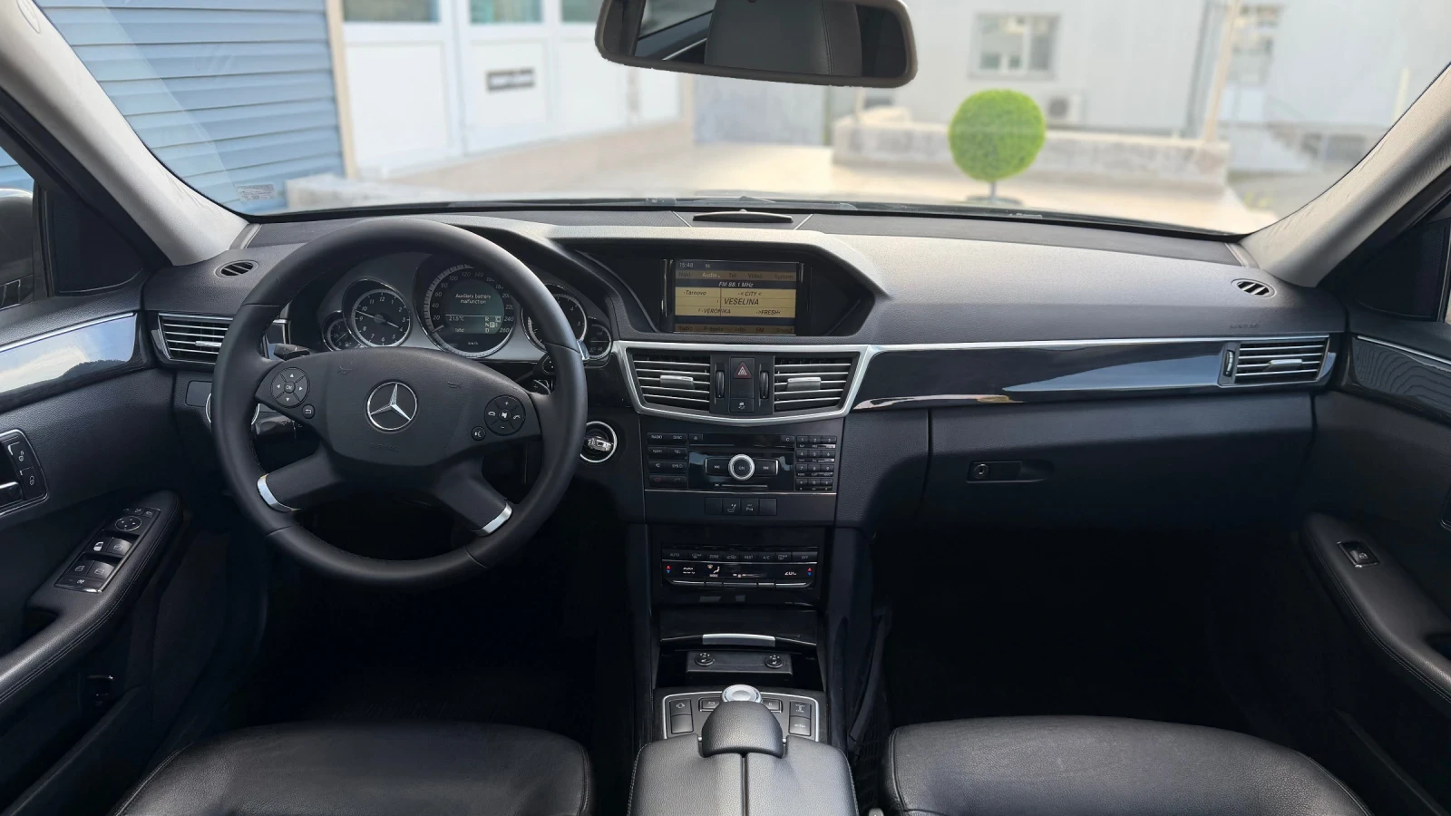Mercedes-Benz E 350, снимка 8 - Автомобили и джипове - 56200402