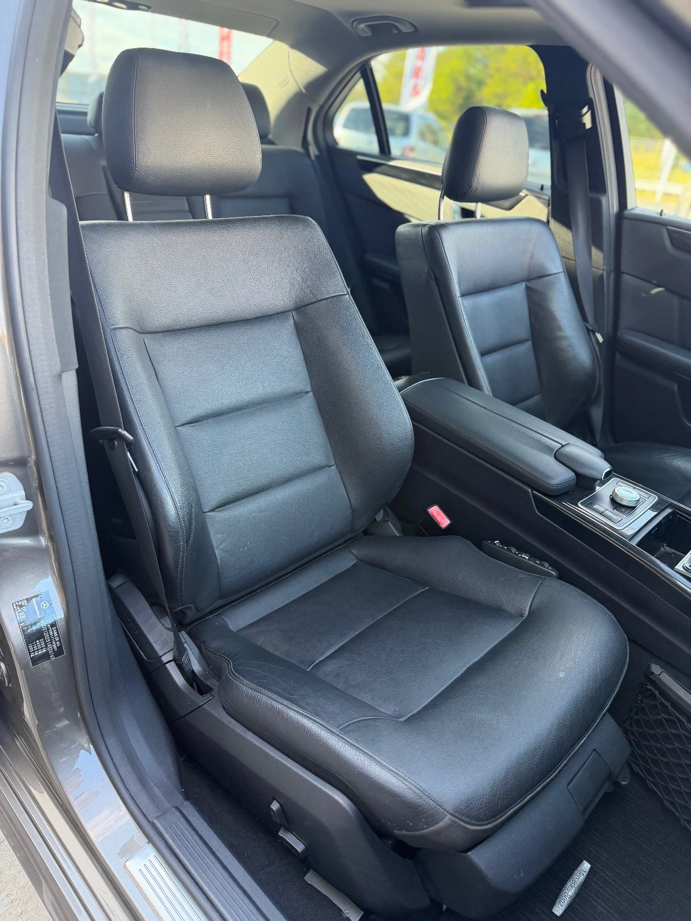 Mercedes-Benz E 350, снимка 11 - Автомобили и джипове - 56200402