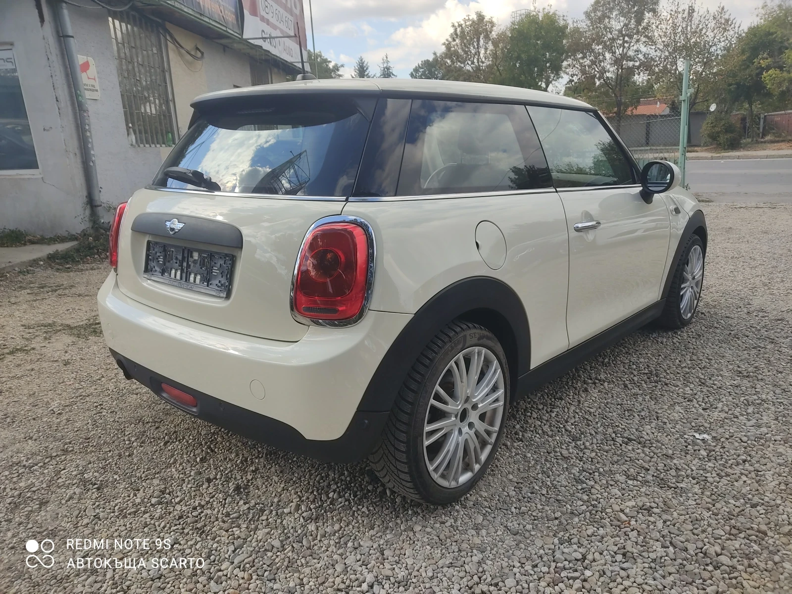 Mini One Бензин, автоматик, 2016г., снимка 4 - Автомобили и джипове - 56216432