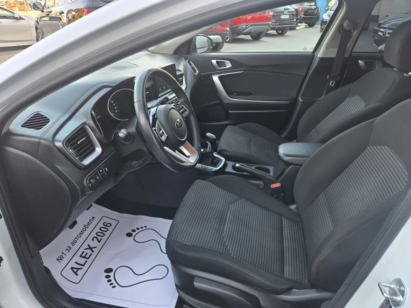 Kia Ceed, снимка 7 - Автомобили и джипове - 56431665