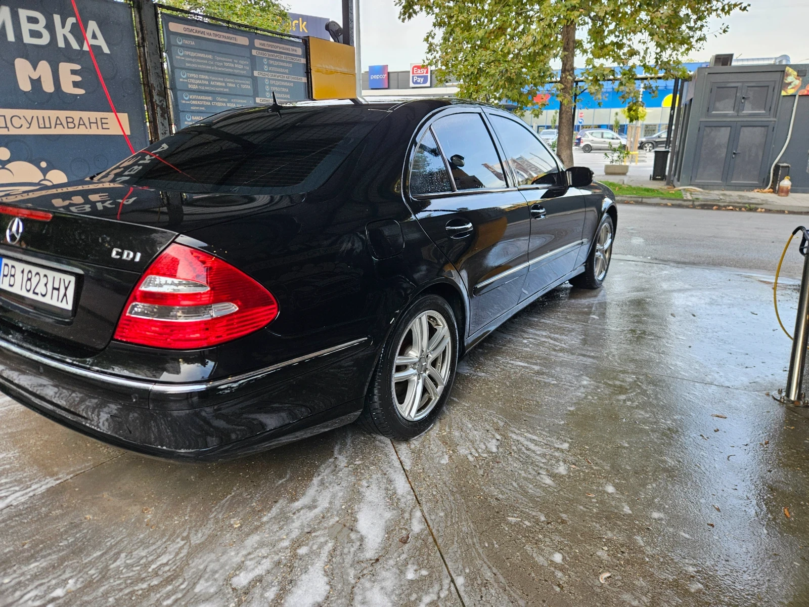 Mercedes-Benz E 320, снимка 5 - Автомобили и джипове - 56444305