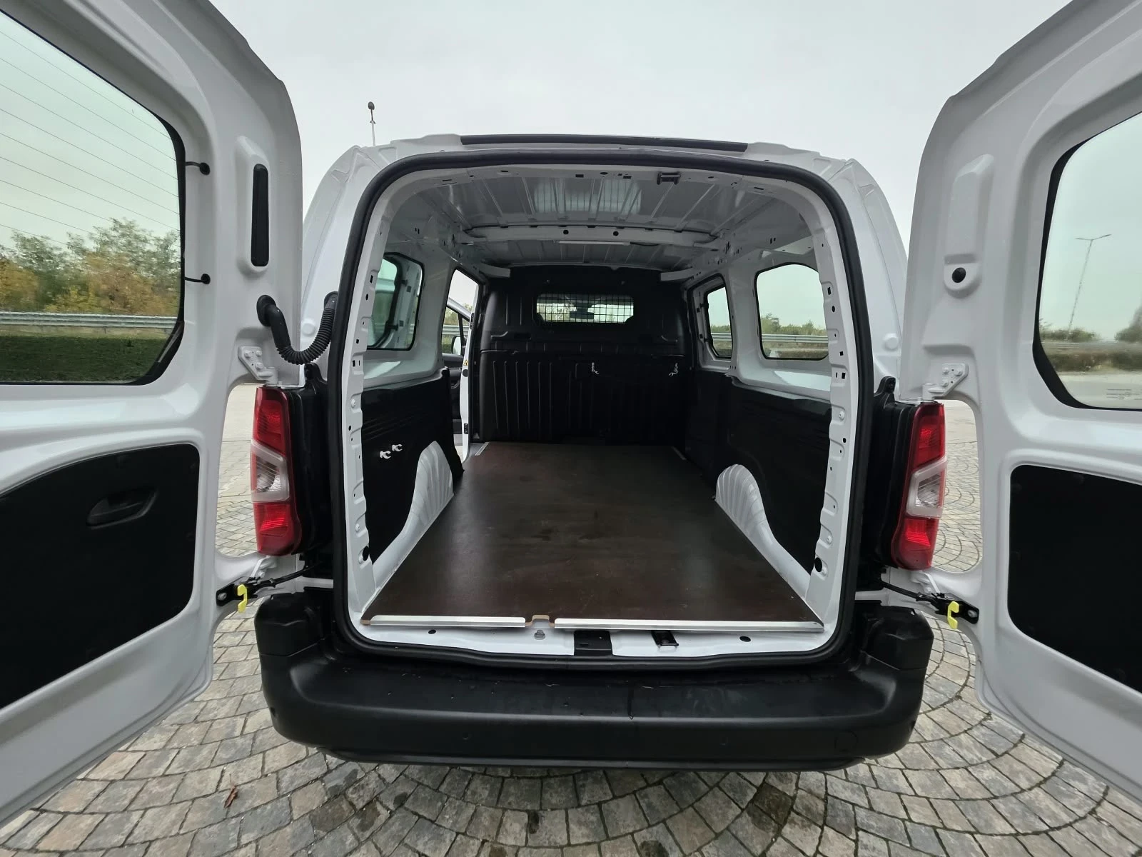 Citroen Berlingo XL, снимка 13 - Автомобили и джипове - 56691372