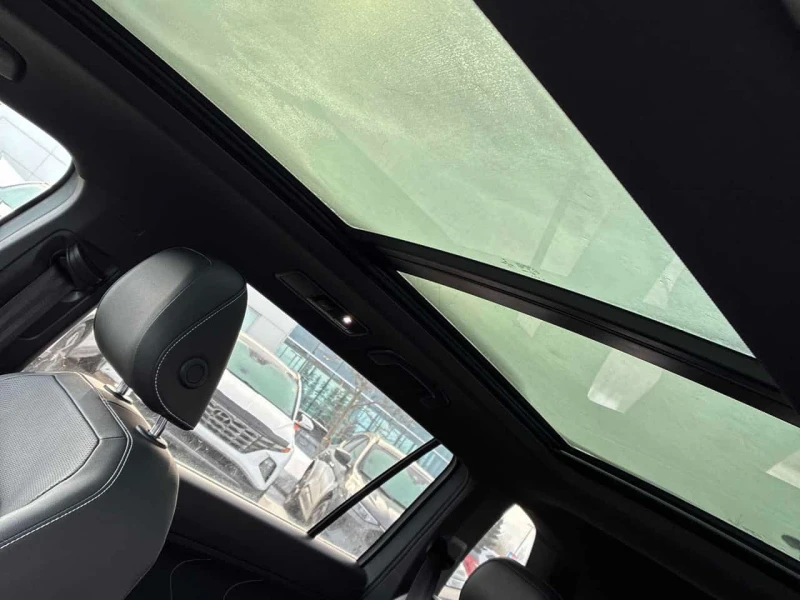 VW Tiguan  Highline R Line/Панорама/Подгрев/Кейлес/Клип, снимка 10 - Автомобили и джипове - 53539231