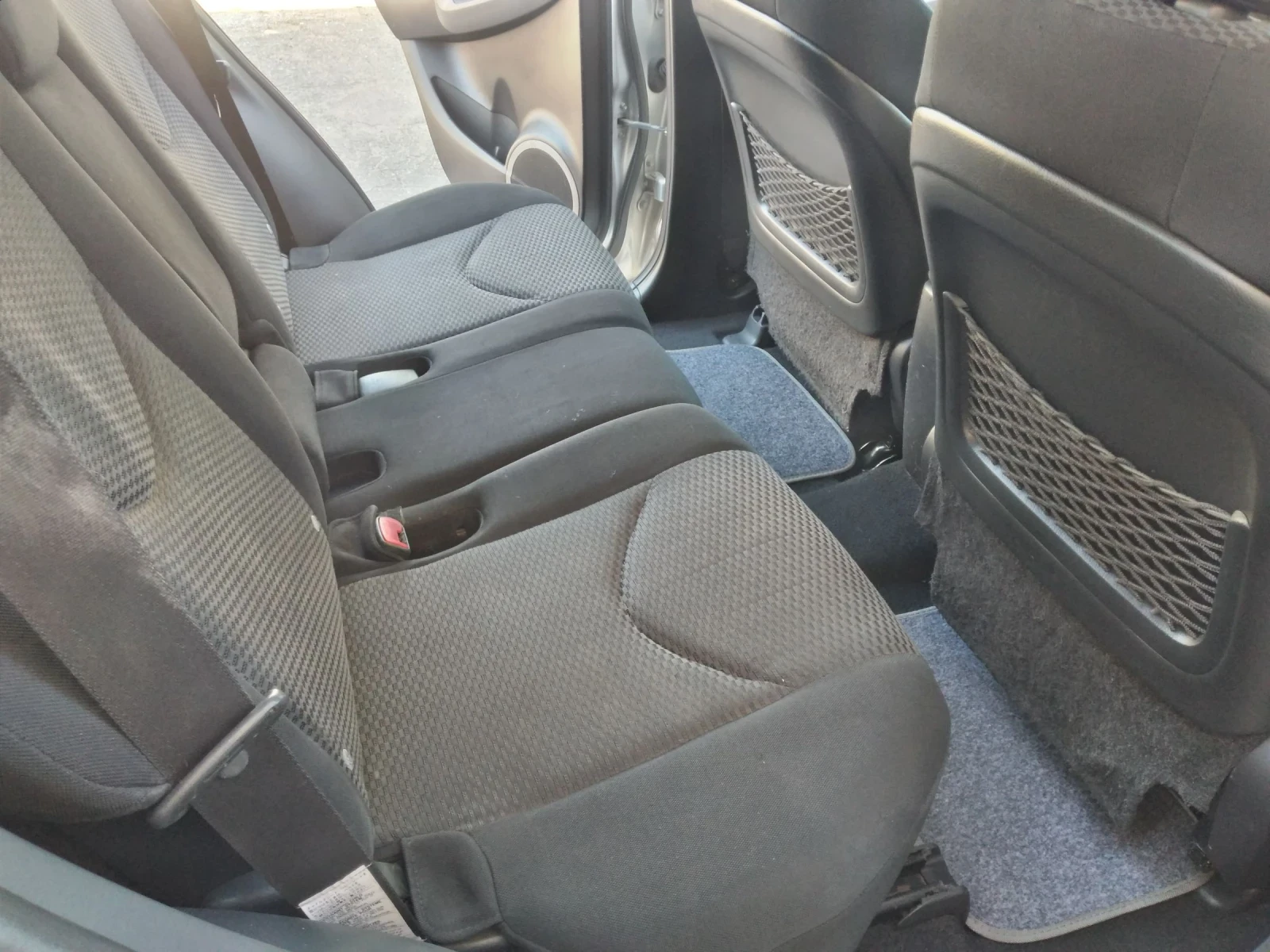 Toyota Rav4 2.2 D4D 136 k.c. - изображение 8