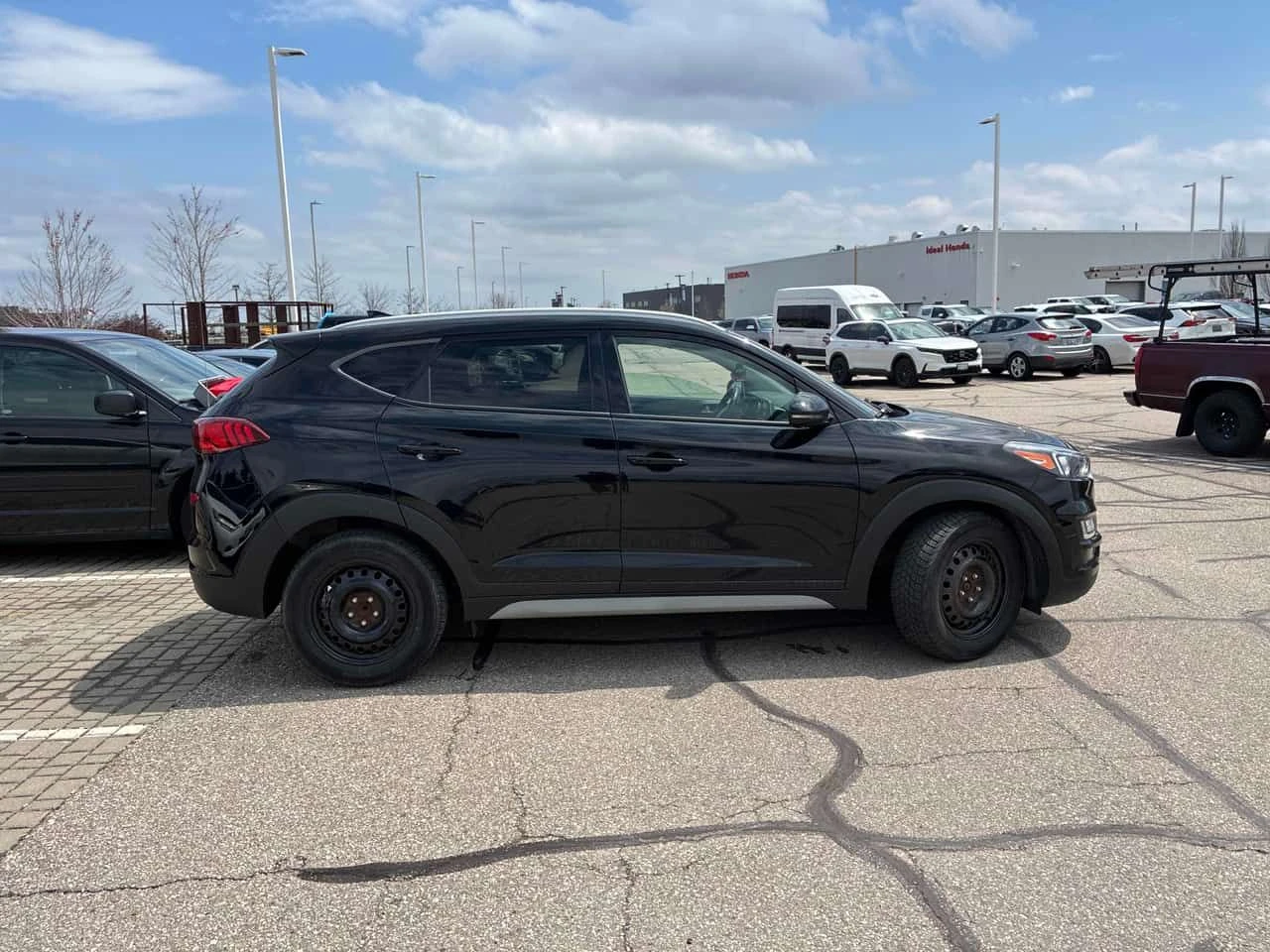Hyundai Tucson | Preferred | ПОДГРЕВ | CARFAX | + ГУМИ ДЖАНТИ | , снимка 3 - Автомобили и джипове - 54543450