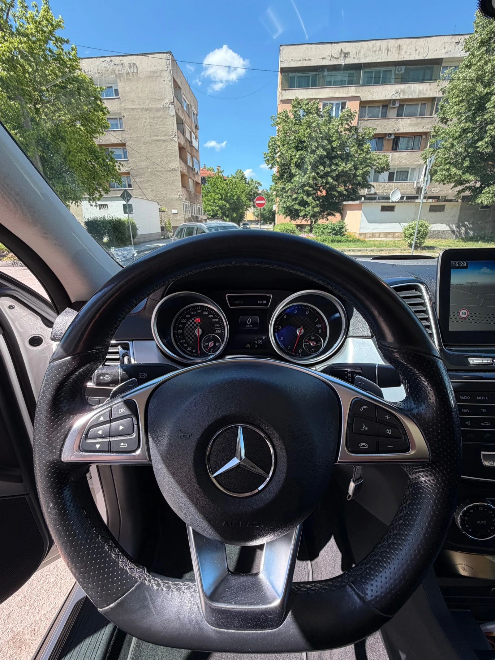 Mercedes-Benz GLE 350 1-СОБСТВЕНИК ПОДЪРЖАН МЕРЦЕДЕС, снимка 8 - Автомобили и джипове - 54564787