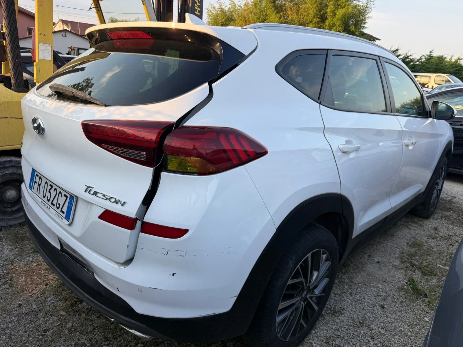 Hyundai Tucson 1.6CRDI, снимка 4 - Автомобили и джипове - 55774454