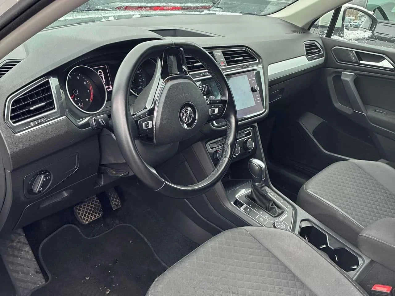 VW Tiguan, снимка 5 - Автомобили и джипове - 56714992