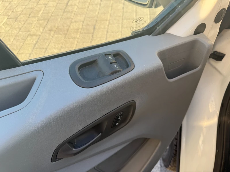 Ford Transit 2.2TDCI Клима Euro 5 L2H2 , снимка 15 - Бусове и автобуси - 52413746