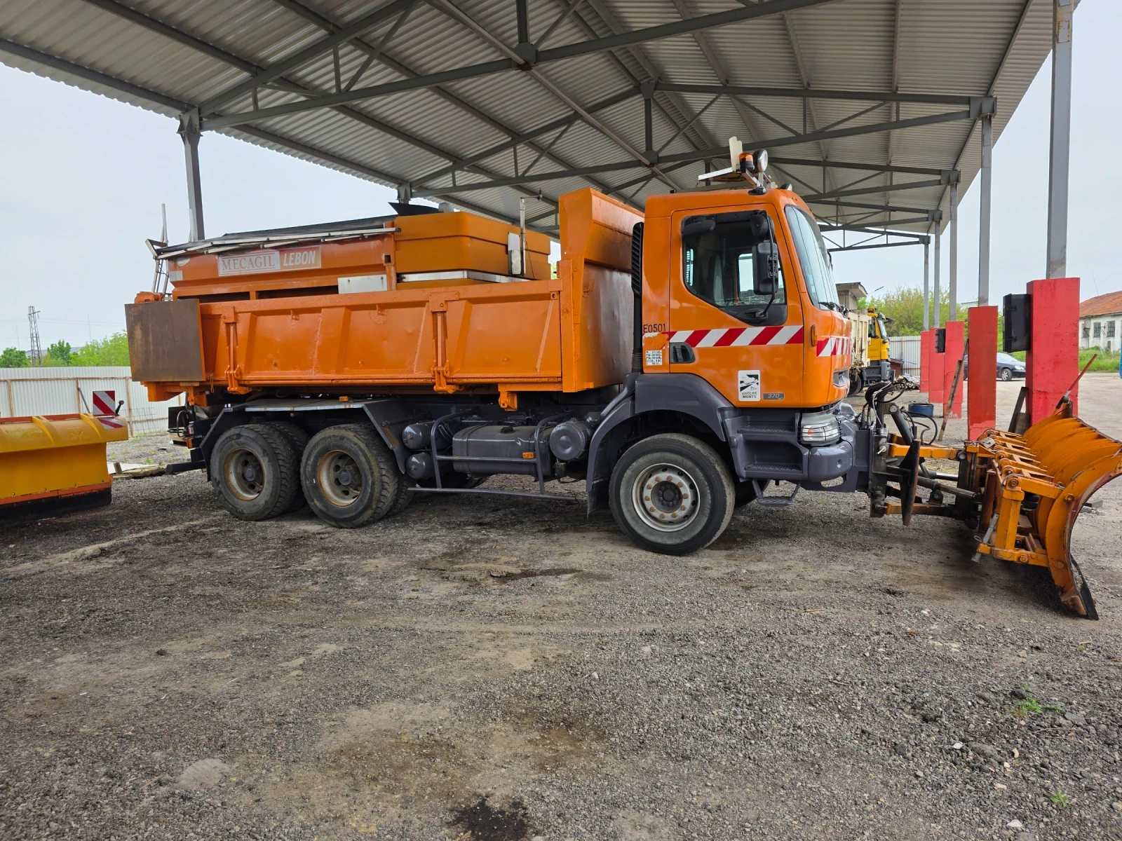 Renault Kerax Самосвал снегорин 6х4 370dci, снимка 4 - Камиони - 54475643