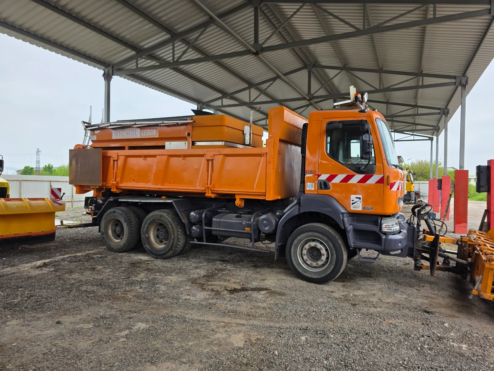 Renault Kerax Самосвал снегорин 6х4 370dci, снимка 3 - Камиони - 54475643