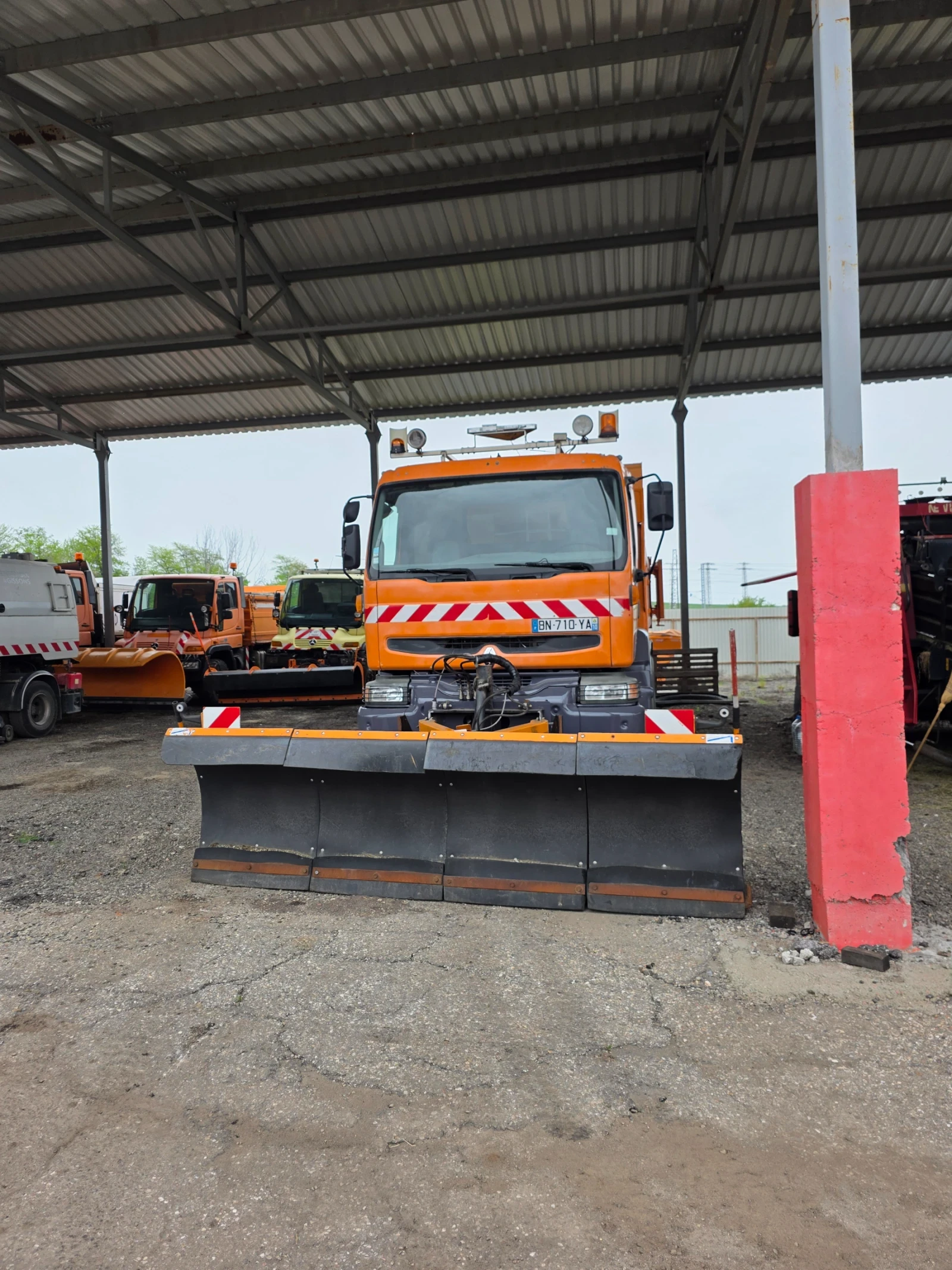 Renault Kerax Самосвал снегорин 6х4 370dci