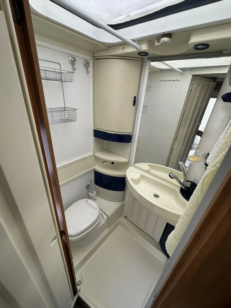 Кемпер HYMER / ERIBA B544, снимка 9 - Каравани и кемпери - 52121660