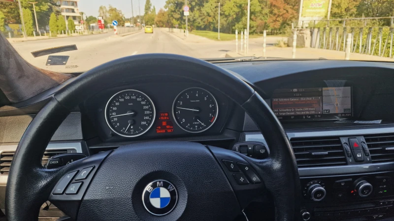 BMW 525 LCI 3.0, снимка 16 - Автомобили и джипове - 47390192