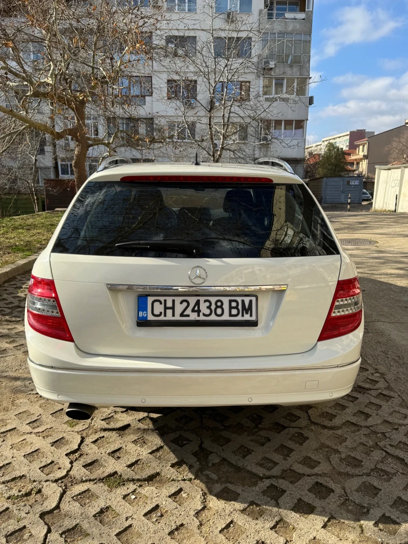 Mercedes-Benz C 220, снимка 3 - Автомобили и джипове - 48336331