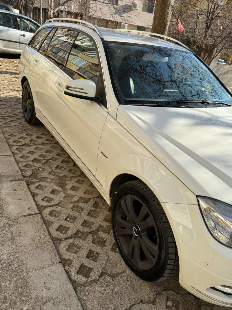 Mercedes-Benz C 220, снимка 2 - Автомобили и джипове - 48336331