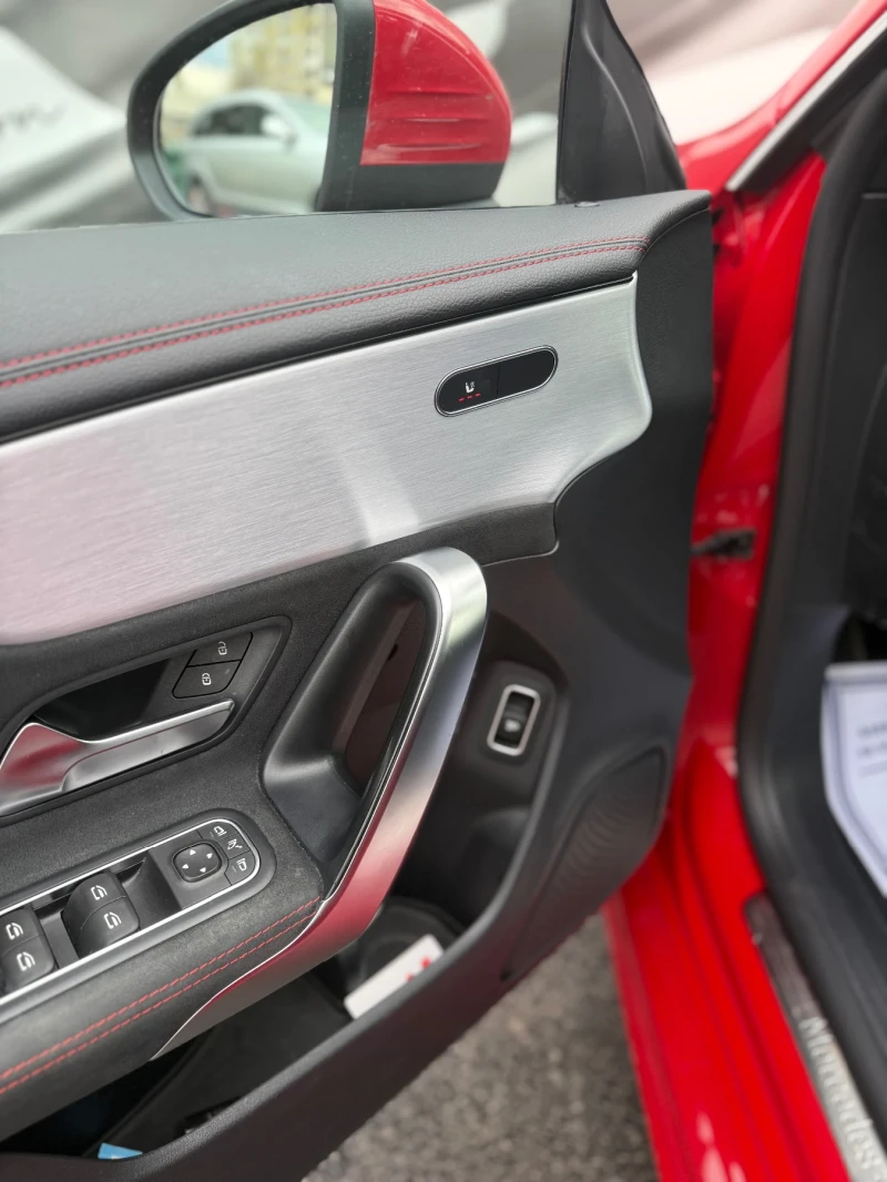 Mercedes-Benz CLA 220 ГОТОВ ЛИЗИНГ 99 Хил км 4-Matic, снимка 15 - Автомобили и джипове - 49881132