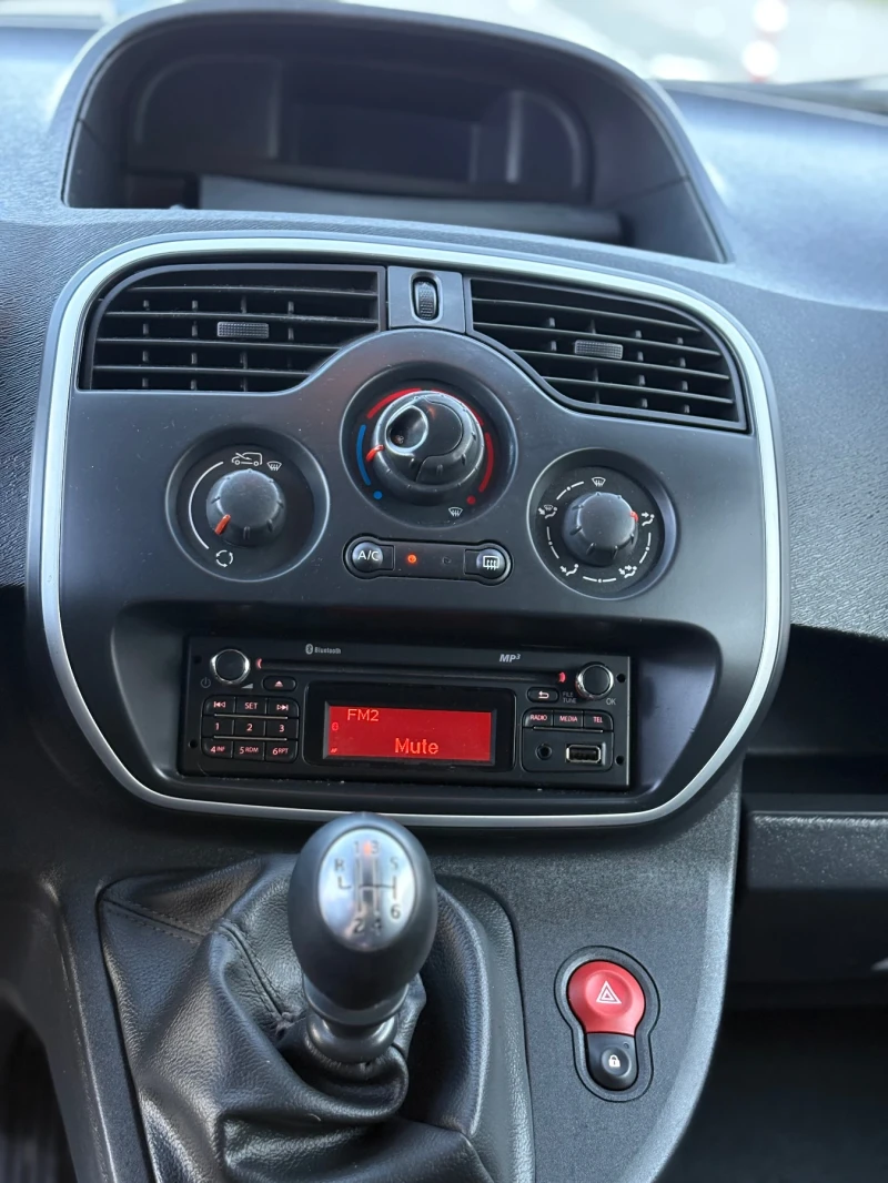 Renault Kangoo Maxi ( Две странични врати), снимка 11 - Автомобили и джипове - 52571005
