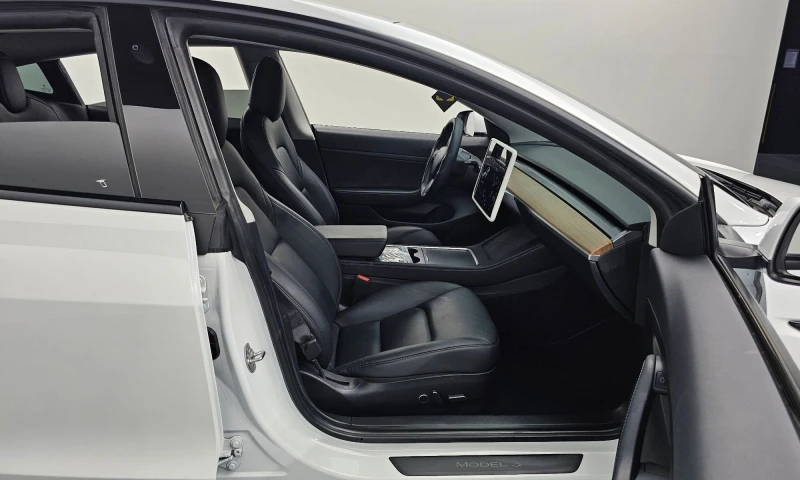 Tesla Model 3 Model 3 Standard Range Plus, снимка 9 - Автомобили и джипове - 51879792