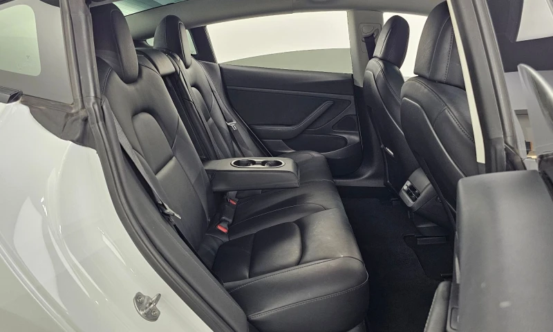 Tesla Model 3 Model 3 Standard Range Plus, снимка 11 - Автомобили и джипове - 51879792