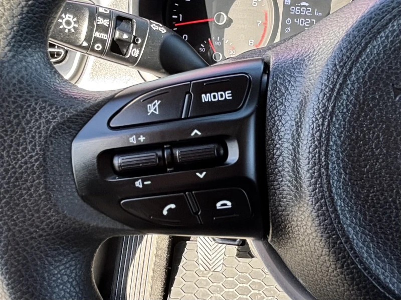 Kia Rio 1.2I/11м.21г./10ХКМ./ЧИСТО НОВА/ЕВРО 6, снимка 14 - Автомобили и джипове - 52398505