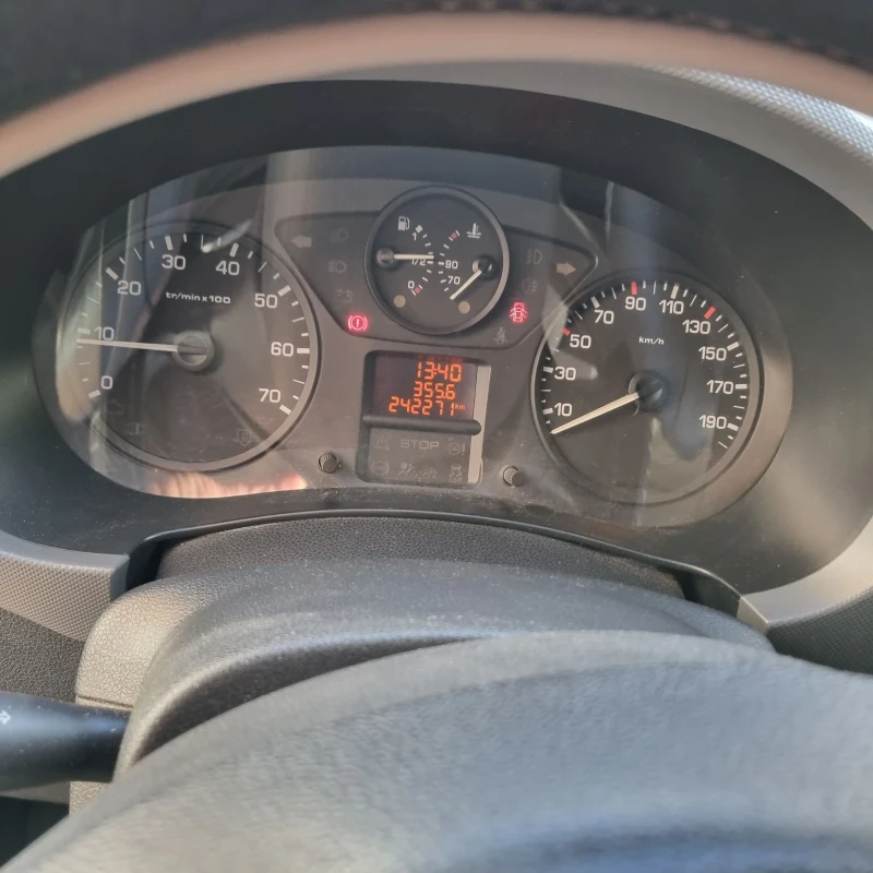 Peugeot Partner 1.6HDI, снимка 9 - Автомобили и джипове - 52636317