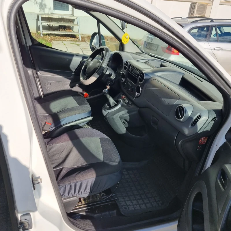 Peugeot Partner 1.6HDI, снимка 7 - Автомобили и джипове - 52636317