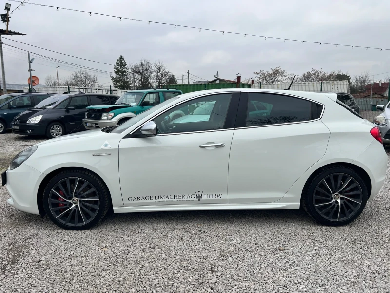 Alfa Romeo Giulietta Quadrifoglio 1.75Т* ШВЕЙЦАРИЯ* КОЖА* НАВИ* , снимка 9 - Автомобили и джипове - 52772842