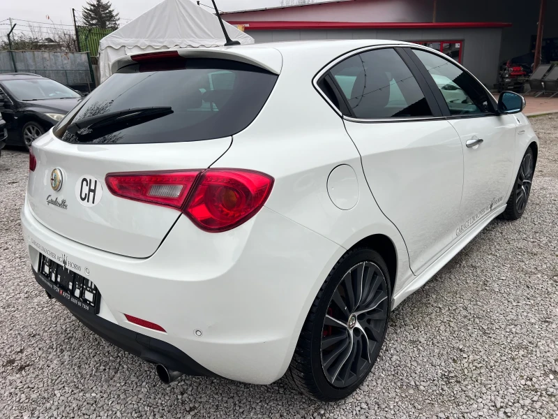 Alfa Romeo Giulietta Quadrifoglio 1.75Т* ШВЕЙЦАРИЯ* КОЖА* НАВИ* , снимка 6 - Автомобили и джипове - 52772842