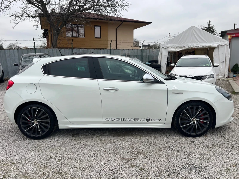 Alfa Romeo Giulietta Quadrifoglio 1.75Т* ШВЕЙЦАРИЯ* КОЖА* НАВИ* , снимка 5 - Автомобили и джипове - 52772842