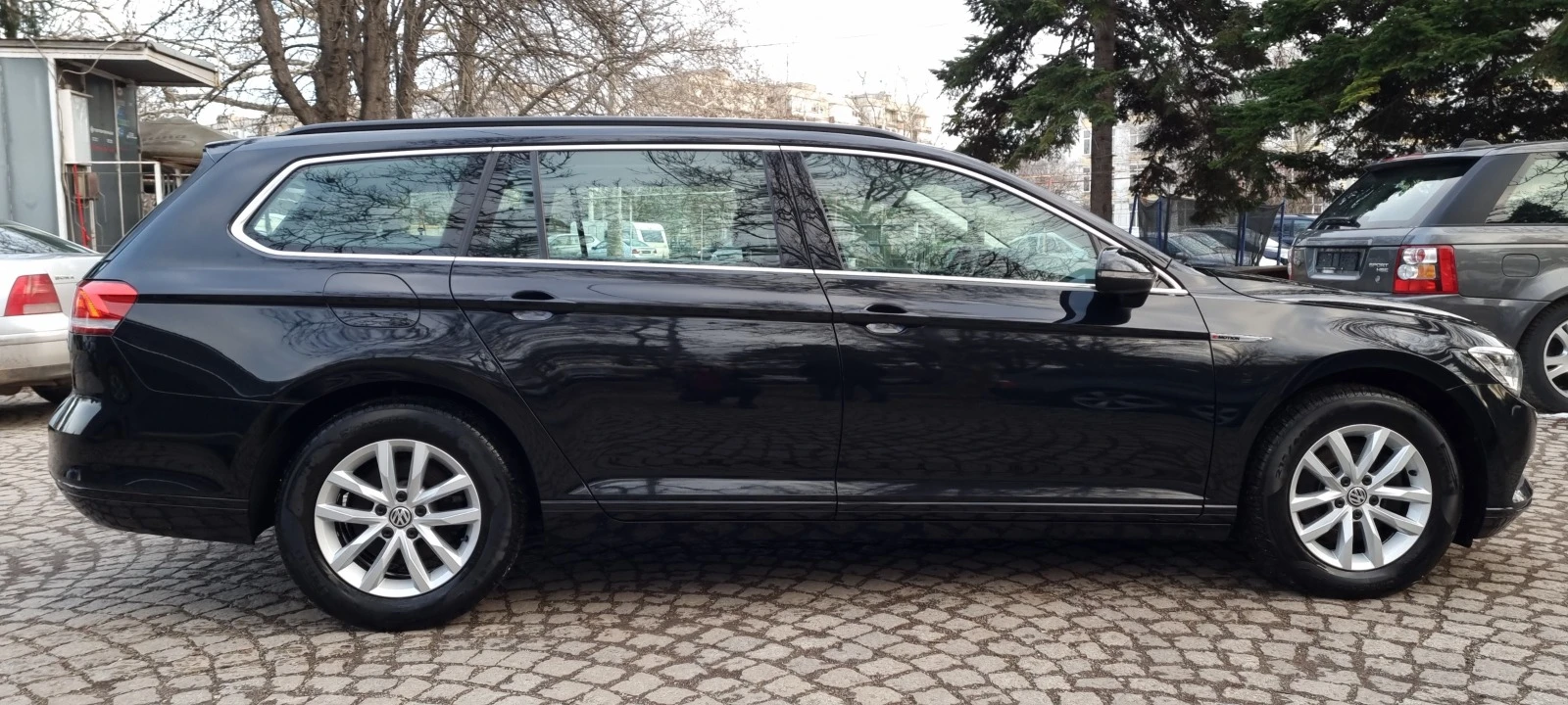 VW Passat 2.0TDI* 4 х 4* * AVTOMAT* DISTRONIC* KEYLESS SWISS - изображение 4