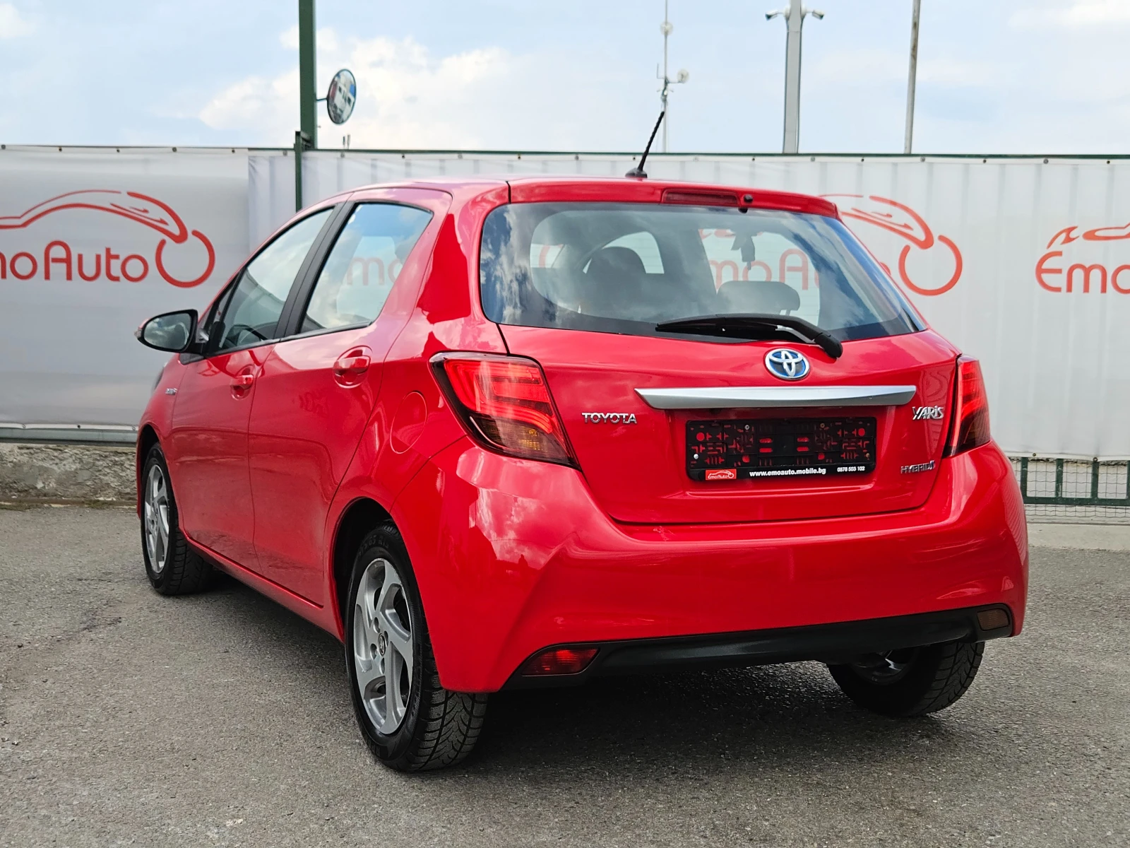 Toyota Yaris 1.5HYBRID/AVTOMAT/LED/NAVI/БЛУТУТ/EURO 6B/ТОП - изображение 5