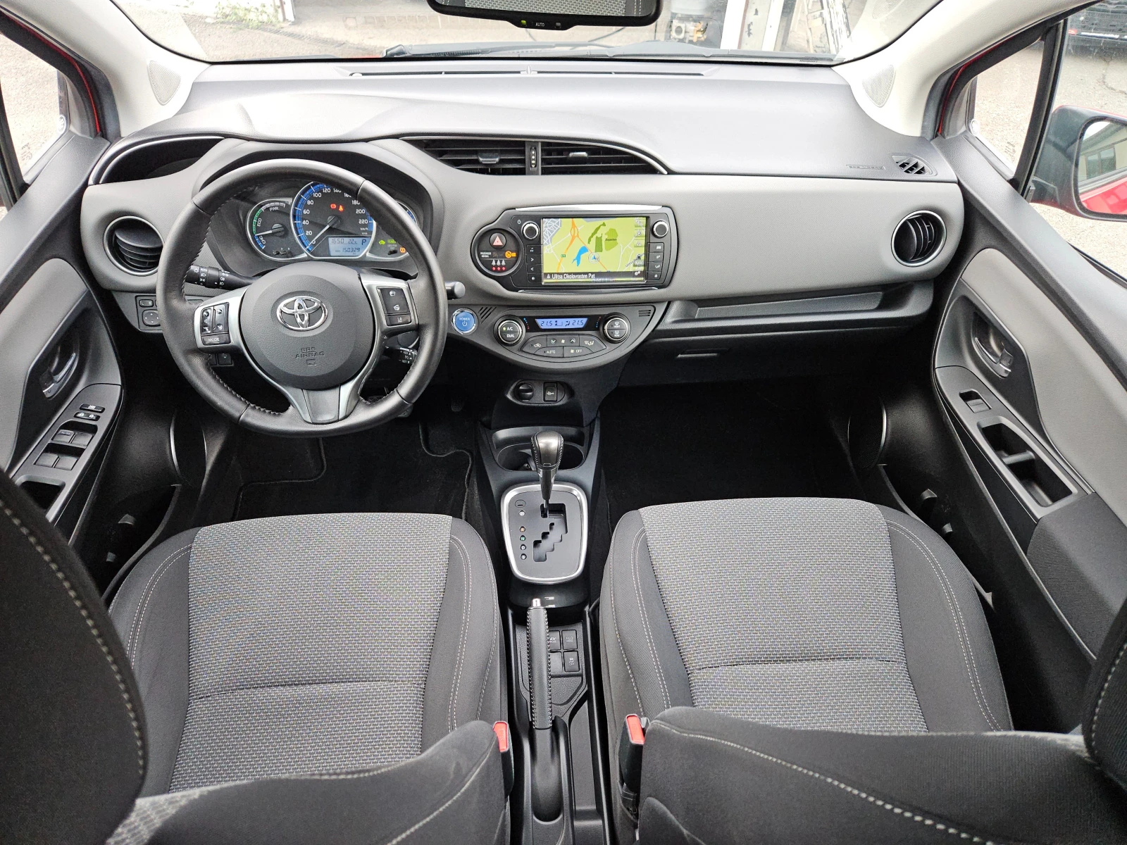 Toyota Yaris 1.5HYBRID/AVTOMAT/LED/NAVI/БЛУТУТ/EURO 6B/ТОП - изображение 10
