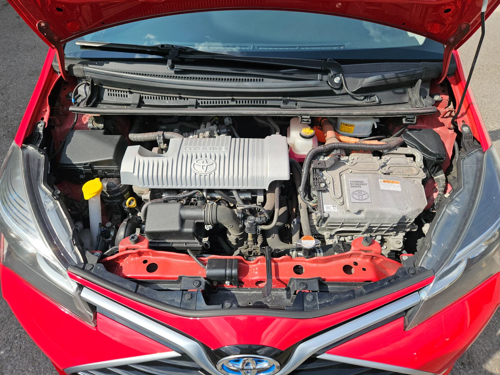 Toyota Yaris 1.5HYBRID/AVTOMAT/LED/NAVI/БЛУТУТ/EURO 6B/ТОП - изображение 8